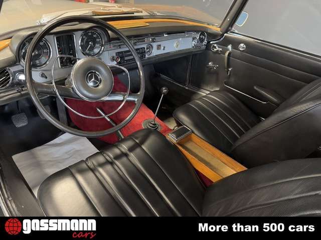 Mercedes-Benz 230 SL Pagode mit Notsitz - W113