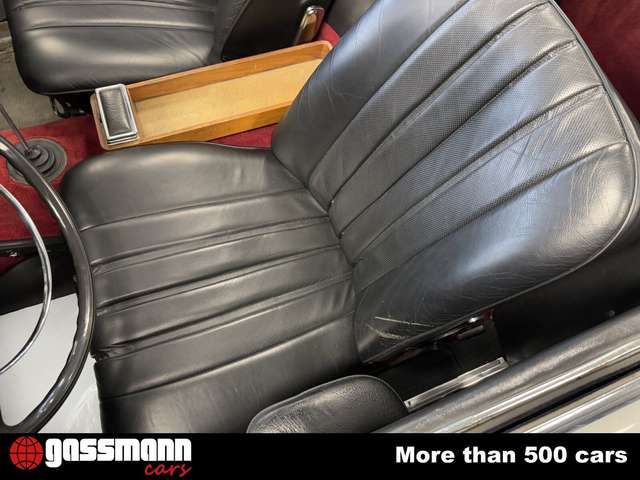 Mercedes-Benz 230 SL Pagode mit Notsitz - W113