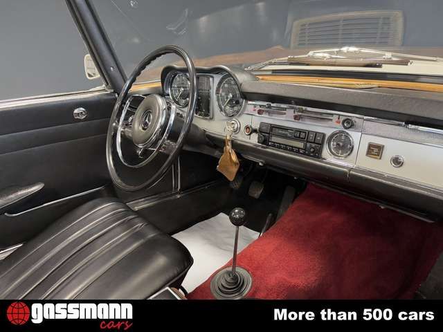 Mercedes-Benz 230 SL Pagode mit Notsitz - W113