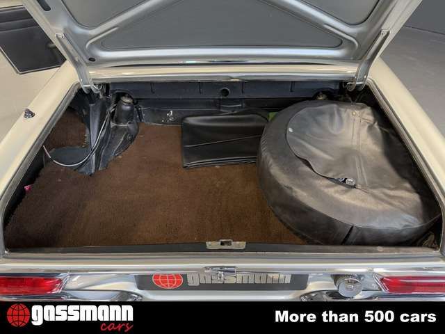 Mercedes-Benz 230 SL Pagode mit Notsitz - W113