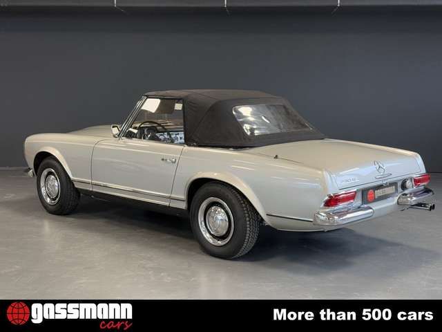 Mercedes-Benz 230 SL Pagode mit Notsitz - W113