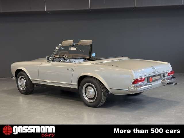 Mercedes-Benz 230 SL Pagode mit Notsitz - W113