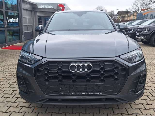 Audi Q5 40 TDI quattro S line Mild AHK 360° Np85t?