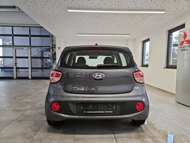 Hyundai i10 1.0 Comfort Navi Klimaanlage Tempomat