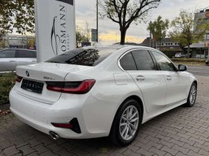 BMW 320 e Aut.   virtual cockpit   PANO   AHK   LED