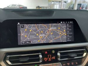 BMW 330 e AHK*Laser*LivecP*HUD*DAB*DAB*Alarm*ACC