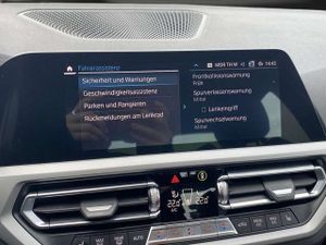 BMW 330 e Sdach*LED*Leder*LiveCP*Kamera*18*Sport