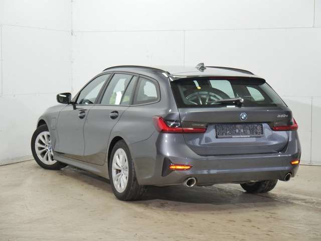 BMW 330 e AHK*Laser*LivecP*HUD*DAB*DAB*Alarm*ACC