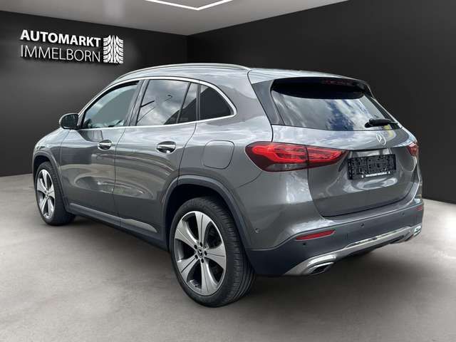 Mercedes-Benz GLA 220