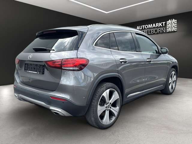 Mercedes-Benz GLA 220