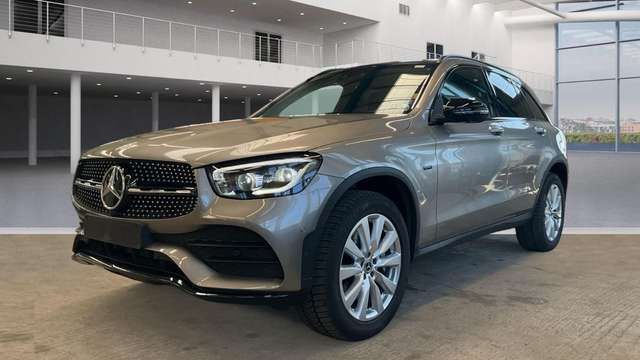Mercedes-Benz GLC 300 e AMG 19*Pano*HUD*Virtual*Distro*AHK*360