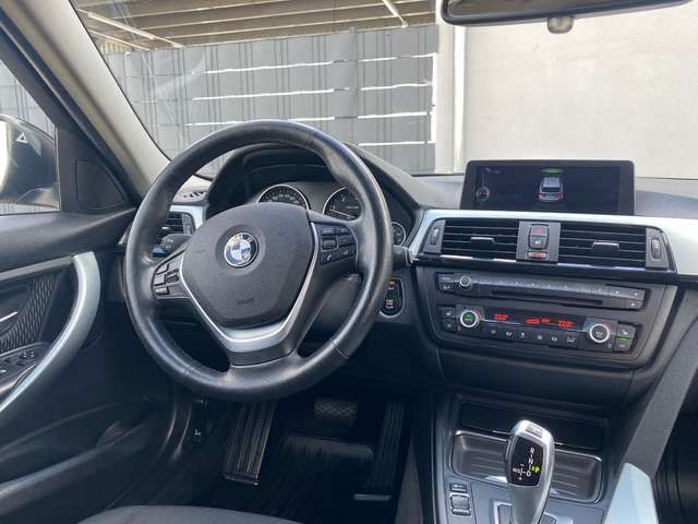 BMW 320 d xDrive Panorama*HUD*AHK*Speed*Spur*Xenon