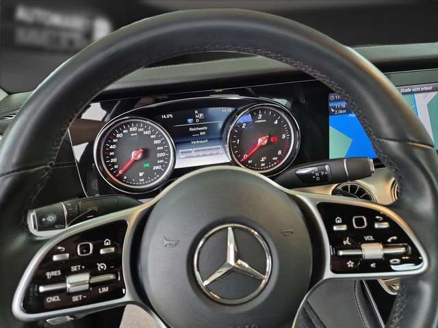 Mercedes-Benz E220