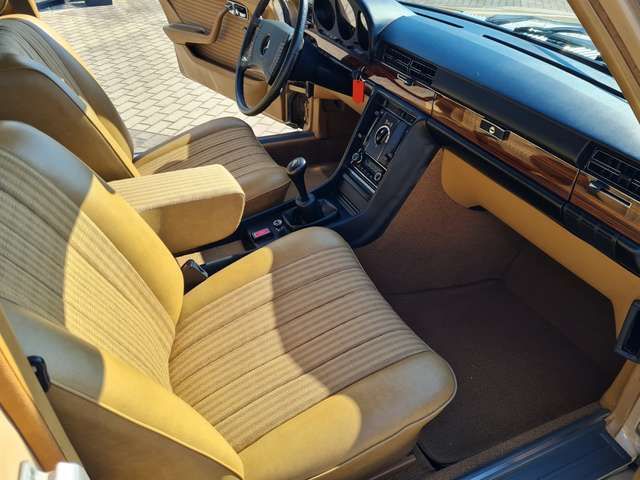 Mercedes-Benz S280 280 S 1. FAMILIEN-HAND ORIGINAL KILOMETER