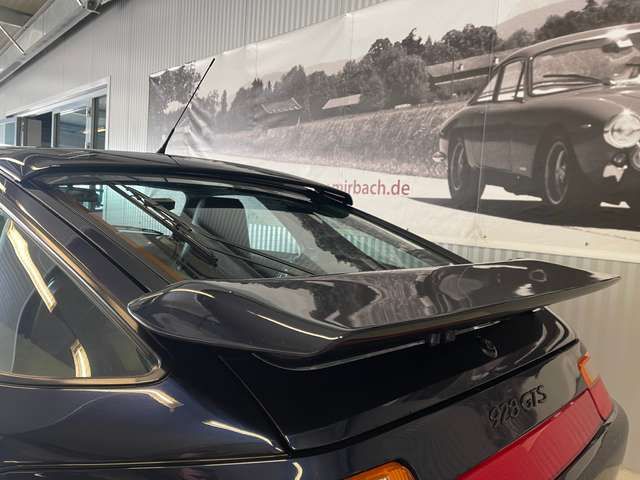 Porsche 928 GTS