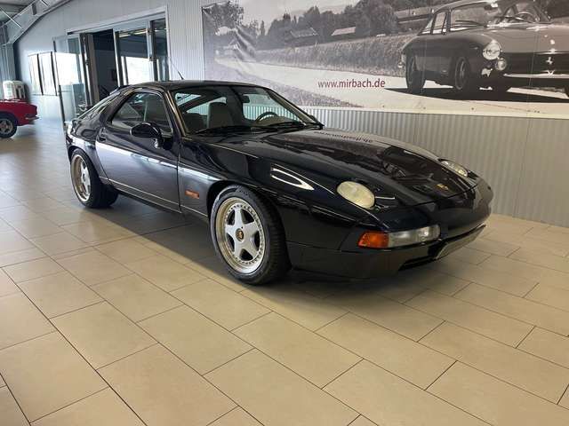 Porsche 928 GTS