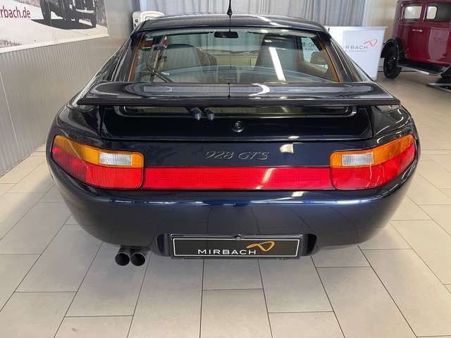 Porsche 928 GTS