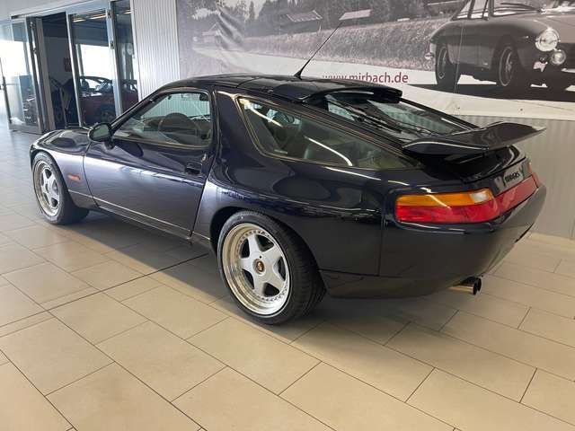 Porsche 928 GTS