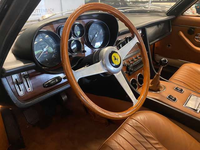 Ferrari 365 GT 2+2 - Pozzi Auslieferung