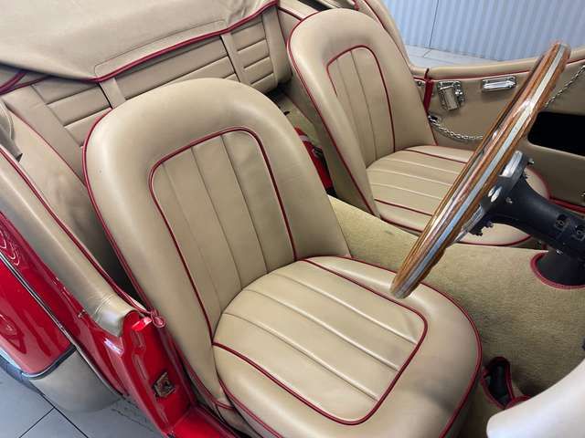 Triumph TR2 Roadster - RHD