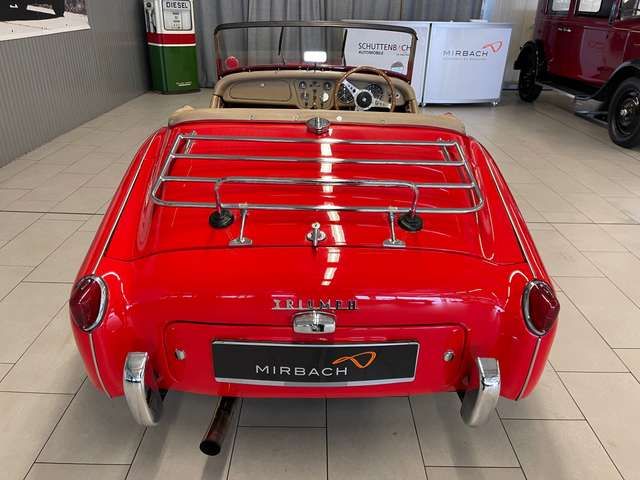 Triumph TR2 Roadster - RHD