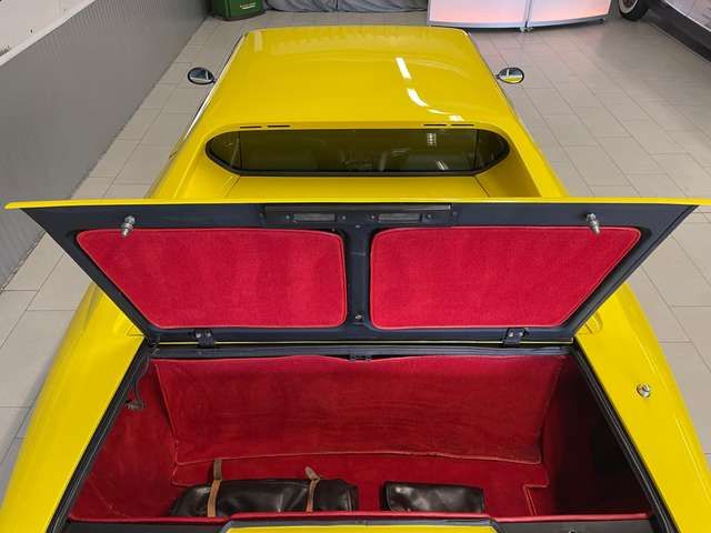Ferrari 308 GT4 Dino 2+2 - Becker Auslieferung