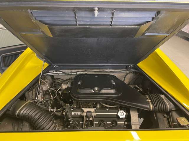 Ferrari 308 GT4 Dino 2+2 - Becker Auslieferung
