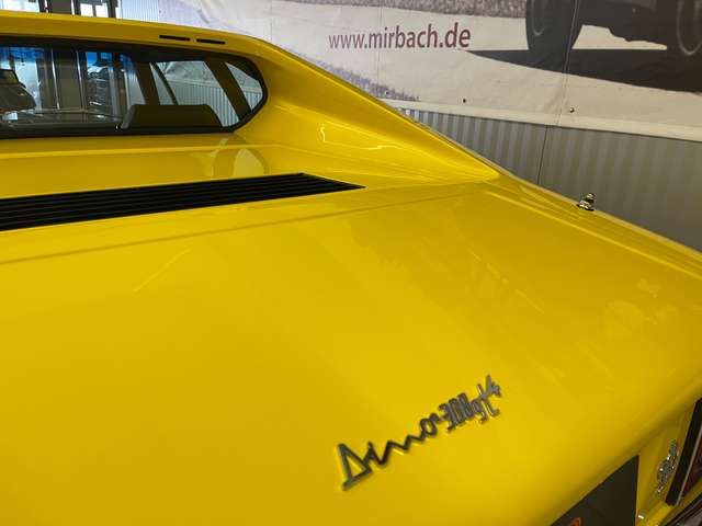 Ferrari 308 GT4 Dino 2+2 - Becker Auslieferung