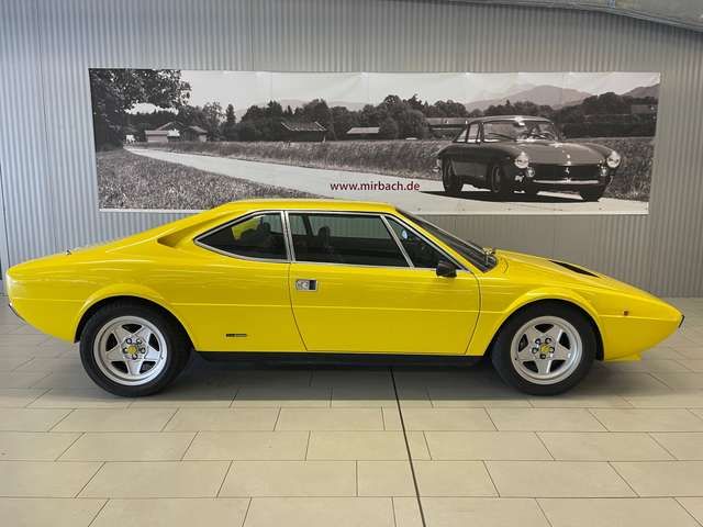 Ferrari 308 GT4 Dino 2+2 - Becker Auslieferung