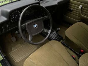 BMW 316 E21