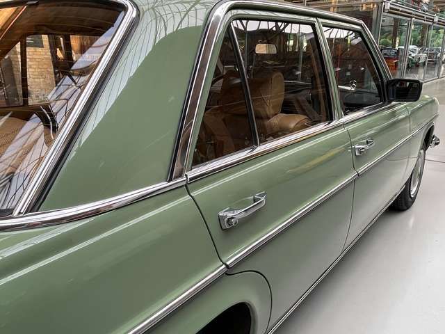 Mercedes-Benz 200 200/8