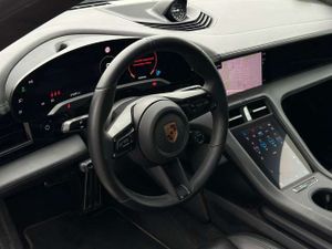 Porsche Taycan Turbo Lenkradheizung DAB Rückfahrkamera