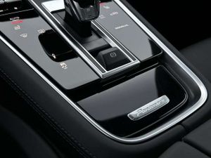 Porsche Panamera 4 E-Hybrid Sport Turismo Plat. Ed. LED