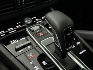 Porsche Cayenne E-Hybrid Platinum Edition Surround View