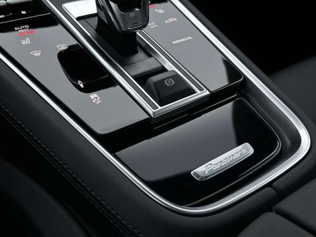 Porsche Panamera 4 E-Hybrid Sport Turismo Plat. Ed. LED