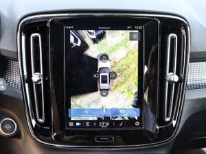 Volvo XC40 Plus Dark 2WD B4 EU6d digitales Cockpit Memory Sit