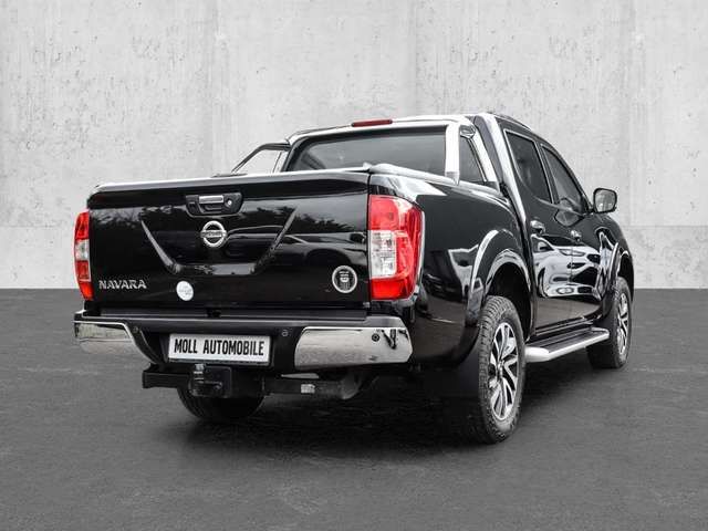 Nissan Navara NP300 Tekna Double Cab 4x4 2.3 dCi Schiebedach AHK