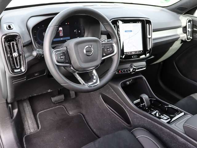 Volvo XC40 Plus Dark 2WD B4 EU6d digitales Cockpit Memory Sit