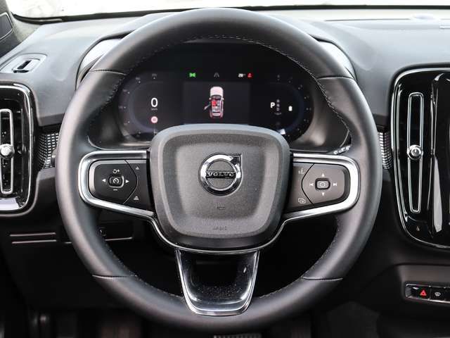 Volvo XC40 Plus Dark 2WD B4 EU6d digitales Cockpit Memory Sit