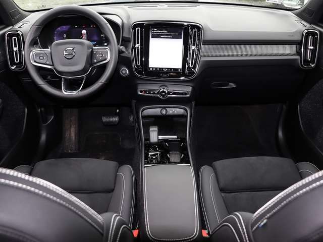 Volvo XC40 Plus Dark 2WD B4 EU6d Navi digitales Cockpit Memor