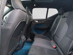 Volvo XC40 P8 Twin Ultimate  Pano/AHK/360°/H&K