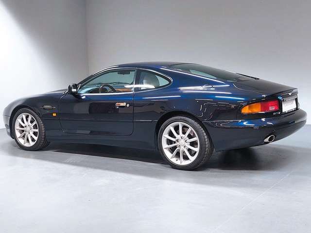 Aston Martin DB7 Vantage  Coupe V12 in schönster Farbkombi.