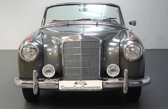 Mercedes-Benz 220 S Ponton Cabrio in schönster Farbkombination