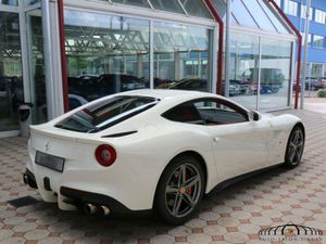 FERRARI F12 Berlinetta Bianco Avus* Rosso Ferrari* 