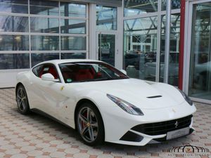 FERRARI F12 Berlinetta Bianco Avus* Rosso Ferrari* 