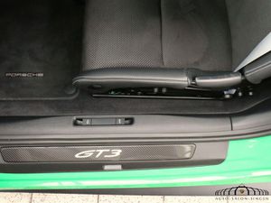 PORSCHE 992 GT3 *Pythongrün*1 Hand*Approved 06/26*Carbon