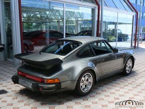 PORSCHE 911 Turbo 3.3 Deutsche Auslieferung