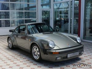 PORSCHE 911 Turbo 3.3 Deutsche Auslieferung