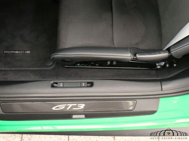 PORSCHE 992 GT3 *Pythongrün*1 Hand*Approved 06/26*Carbon