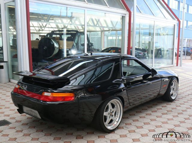 PORSCHE 928 GTS